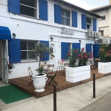 Le Castelet Hotel แซ็งต์-มารี-เดอ-ลา-แมร์ ภายนอก รูปภาพ