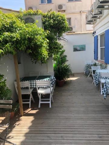 Le Castelet Hotel แซ็งต์-มารี-เดอ-ลา-แมร์ ภายนอก รูปภาพ
