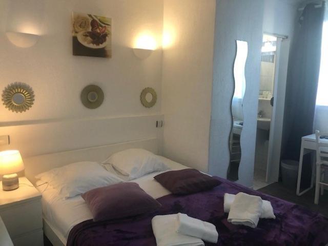 Le Castelet Hotel แซ็งต์-มารี-เดอ-ลา-แมร์ ภายนอก รูปภาพ