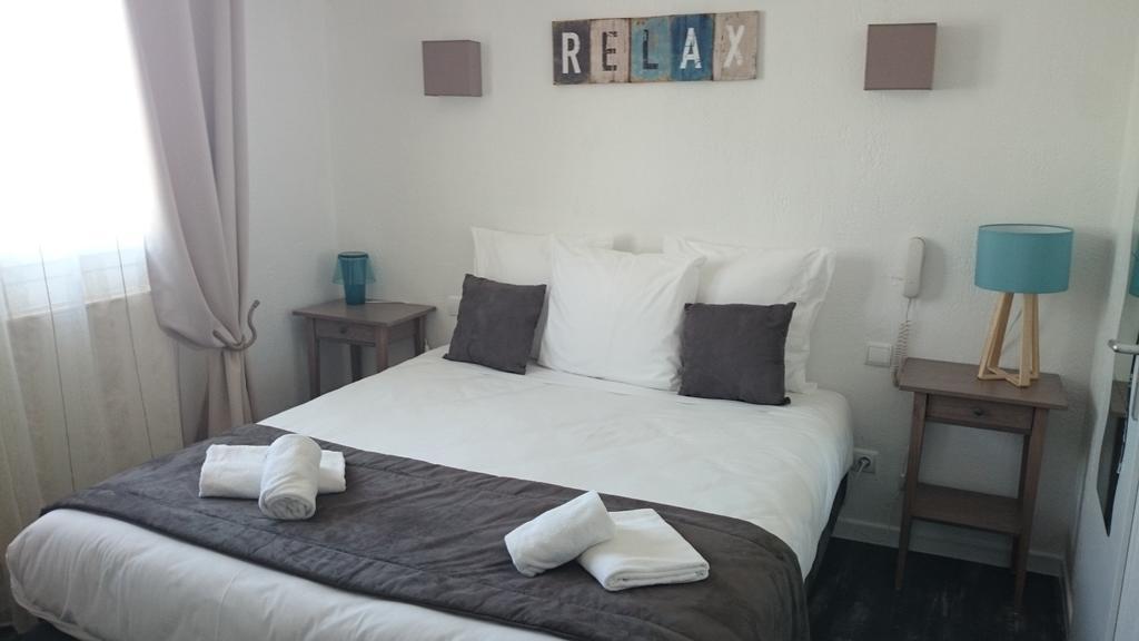 Le Castelet Hotel แซ็งต์-มารี-เดอ-ลา-แมร์ ภายนอก รูปภาพ