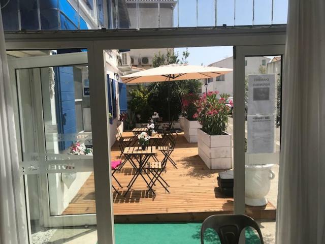 Le Castelet Hotel แซ็งต์-มารี-เดอ-ลา-แมร์ ภายนอก รูปภาพ